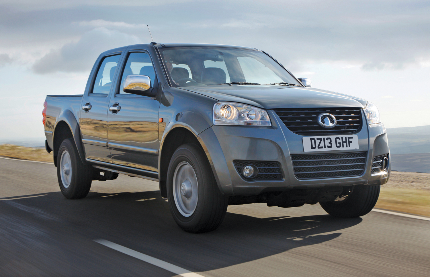 Mitsubishi L200 Lucky: All Work On The Outside, Plusher On The Inside