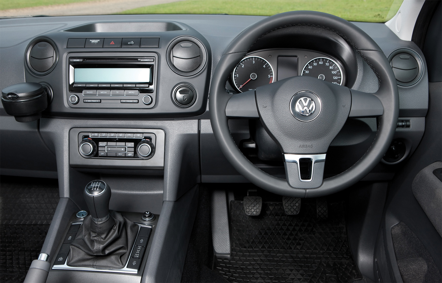 amarok-interior