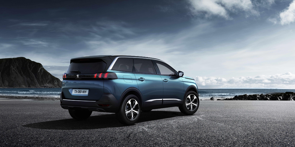 PEUGEOT_5008_SUV