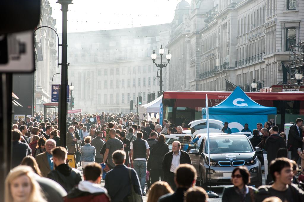 low-emission-motoring-zone-at-the-regent-street-motor-show-1